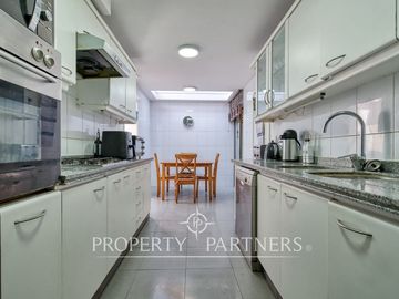 Hermosa casa ubicada en condominio con seguridad 24/7! Peñalolén