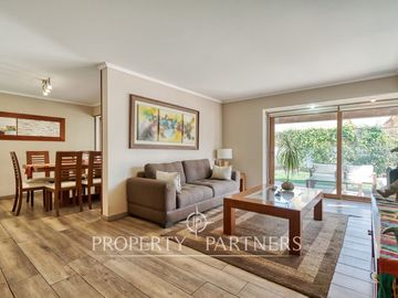 Hermosa casa ubicada en condominio con seguridad 24/7! Peñalolén