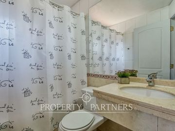 Hermosa casa ubicada en condominio con seguridad 24/7! Peñalolén