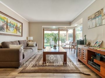 Hermosa casa ubicada en condominio con seguridad 24/7! Peñalolén