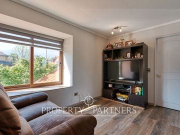 Hermosa casa ubicada en condominio con seguridad 24/7! Peñalolén