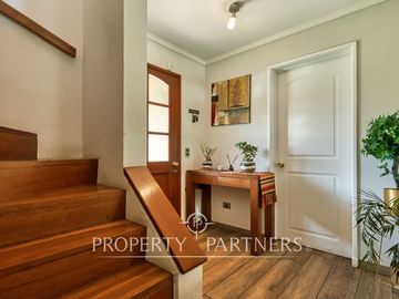Hermosa casa ubicada en condominio con seguridad 24/7! Peñalolén