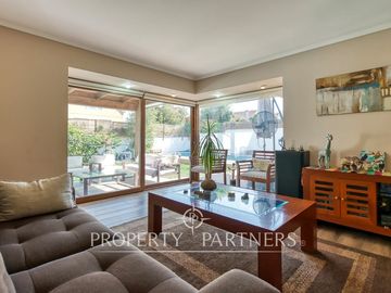 Hermosa casa ubicada en condominio con seguridad 24/7! Peñalolén