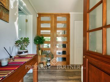 Hermosa casa ubicada en condominio con seguridad 24/7! Peñalolén