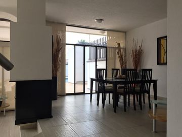 Casa con alberca en Pueblo Nuevo