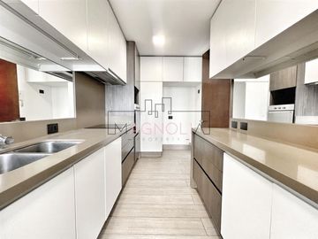 Departamento en Venta en San Carlos de Apoquindo, UDLA, Clinica San Carlos UC.