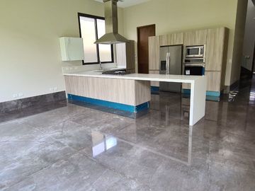 Venta, y Renta Casa, Del Valle, San Pedro Garza Garcia