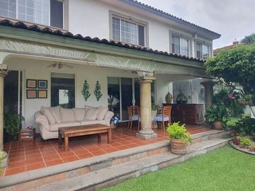 CASA EN VENTA FRACC  RESIDENCIAL SUMIYA, JIUTEPEC MORELOS
