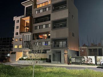 RENTA HERMOSO DEPARTAMENTO INTELIGENTE AMUEBLADO EN VALLE DE JURIQUILLA.