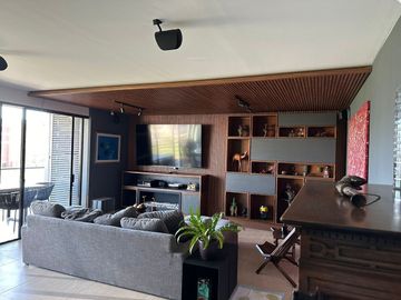 RENTA HERMOSO DEPARTAMENTO INTELIGENTE AMUEBLADO EN VALLE DE JURIQUILLA.