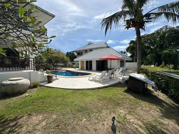 house for sale, 5 bedrooms, 5 bathrooms.