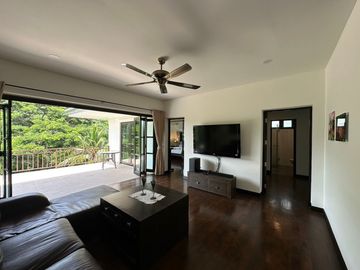 house for sale, 5 bedrooms, 5 bathrooms.