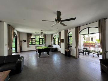 house for sale, 5 bedrooms, 5 bathrooms.