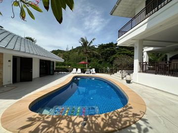 house for sale, 5 bedrooms, 5 bathrooms.