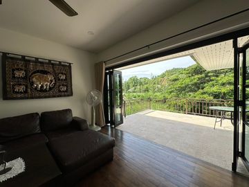 house for sale, 5 bedrooms, 5 bathrooms.