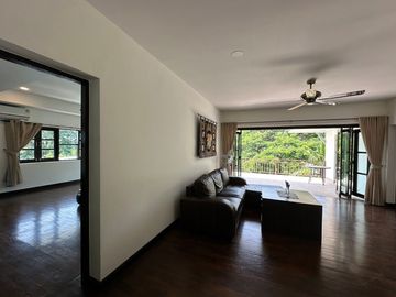 house for sale, 5 bedrooms, 5 bathrooms.