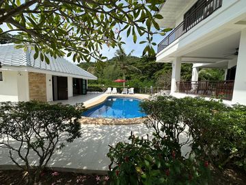 house for sale, 5 bedrooms, 5 bathrooms.