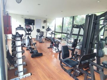TE IMAGINAS VIVIR EN ESTA LINDA CASA EN  SOLARES ZAPOPAN