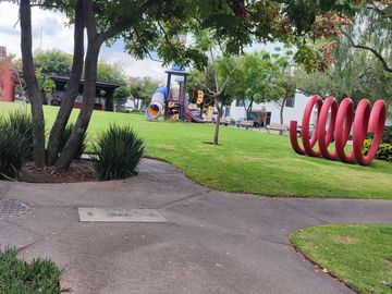 TE IMAGINAS VIVIR EN ESTA LINDA CASA EN  SOLARES ZAPOPAN