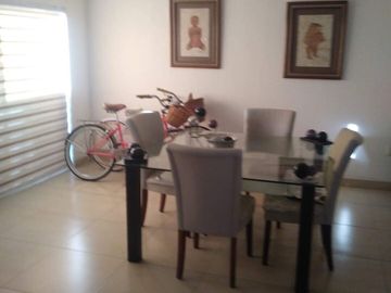 TE IMAGINAS VIVIR EN ESTA LINDA CASA EN  SOLARES ZAPOPAN