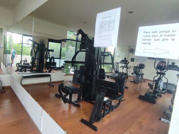 TE IMAGINAS VIVIR EN ESTA LINDA CASA EN  SOLARES ZAPOPAN