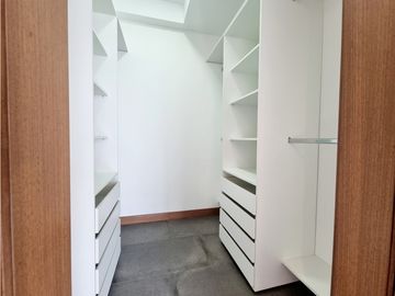 Departamento en Venta 2 Dormitorios - Cumbayá (JOL)