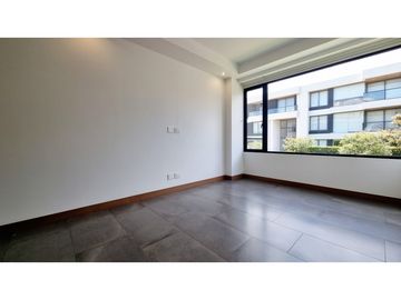 Departamento en Venta 2 Dormitorios - Cumbayá (JOL)
