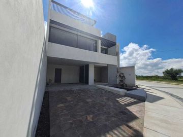 Casa en Venta Nueva San Nicolas Premier