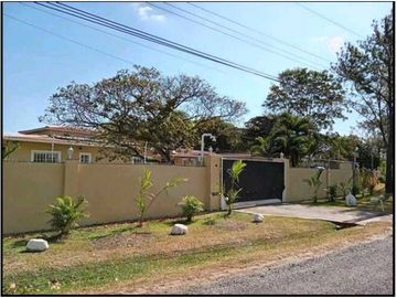VENTA  HERMOSA CASA EN UN LUGAR PRIVILEGIADO EN SAN CARLOS, SAN JOSÉ