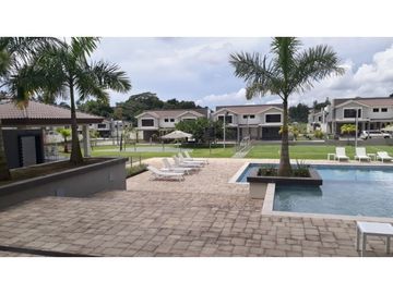 BRISAS DEL GOLF / PH AVENTURA / 180M2 / 2 NIVELES / 4 HABITC / TERRAZA
