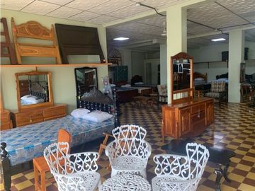 VENTA DE EDIFICIO COMERCIAL EN EL CENTRO DE AGUADULCE