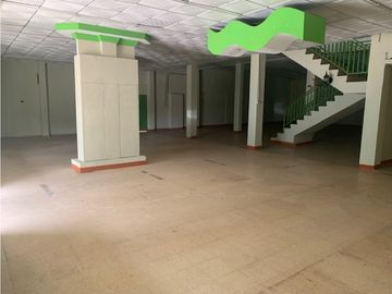 VENTA DE EDIFICIO COMERCIAL EN EL CENTRO DE AGUADULCE
