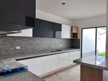 Casa en Fraccionamiento en Real del Puente Xochitepec - ROQ-1250-Fr