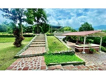 INCOMPARABLE FINCA CON HERMOSA CASA EN DAGUA MUY CERCA A CALI