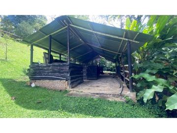 INCOMPARABLE FINCA CON HERMOSA CASA EN DAGUA MUY CERCA A CALI