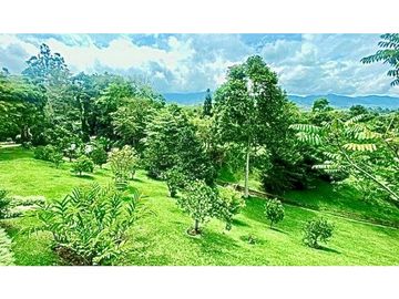 INCOMPARABLE FINCA CON HERMOSA CASA EN DAGUA MUY CERCA A CALI