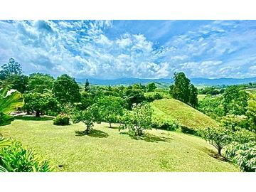 INCOMPARABLE FINCA CON HERMOSA CASA EN DAGUA MUY CERCA A CALI
