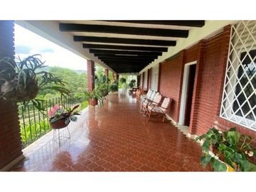 INCOMPARABLE FINCA CON HERMOSA CASA EN DAGUA MUY CERCA A CALI