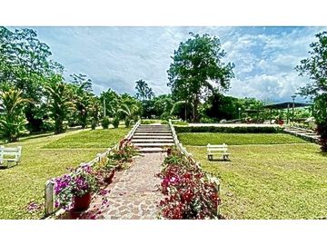 INCOMPARABLE FINCA CON HERMOSA CASA EN DAGUA MUY CERCA A CALI