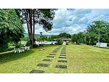 INCOMPARABLE FINCA CON HERMOSA CASA EN DAGUA MUY CERCA A CALI