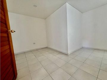 Casa de tres niveles en venta en Suba