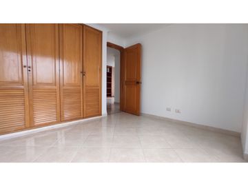 VENDO APARTAMENTO EN PINARES
