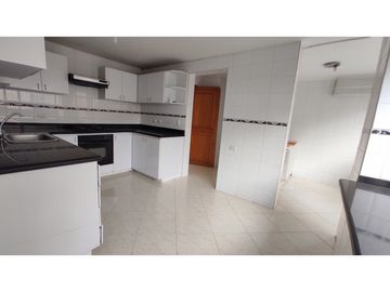 VENDO APARTAMENTO EN PINARES