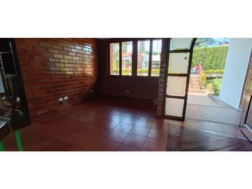 SE ALQUILA COMODA CASA CAMPESTRE SECTOR CONDINA