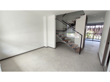 VENDO CASA EN EL SECTOR DE LA MACARENA DOSQUEBRADAS COD 8010922