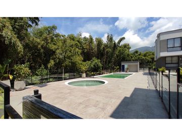 VENDO CASA EN EL SECTOR DE LA MACARENA DOSQUEBRADAS COD 8010922