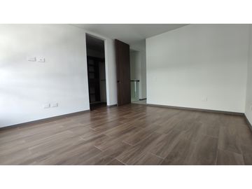 VENDO CASA EN EL SECTOR DE LA MACARENA DOSQUEBRADAS COD 8010922
