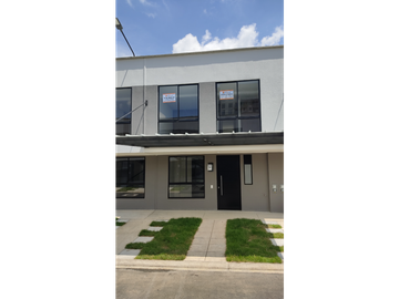 VENDO CASA EN EL SECTOR DE LA MACARENA DOSQUEBRADAS COD 8010922