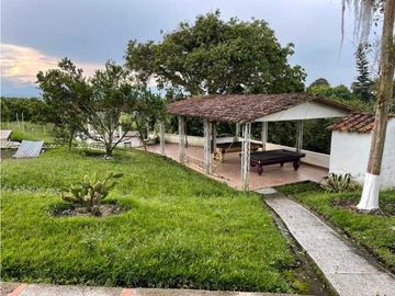 SE VENDE EXCELENTE FINCA EN ALCALA