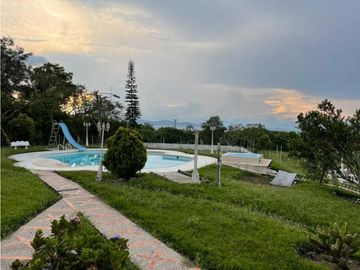 SE VENDE EXCELENTE FINCA EN ALCALA